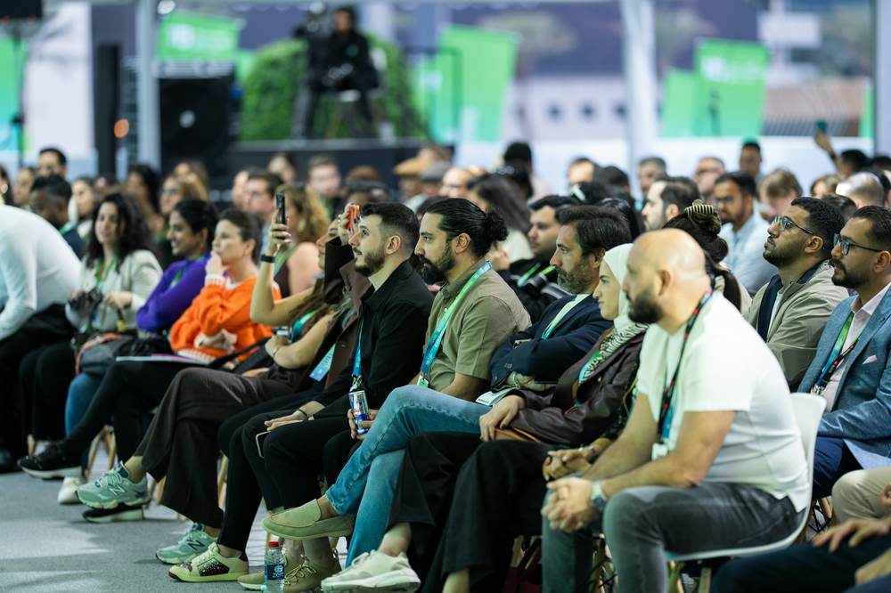 Engaged delegates at an AirSwipe Global forum